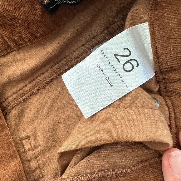 High Rise Good Vibes Crop Jean in Spice
Sanctuary
Color:Spice - Picture 3 of 3